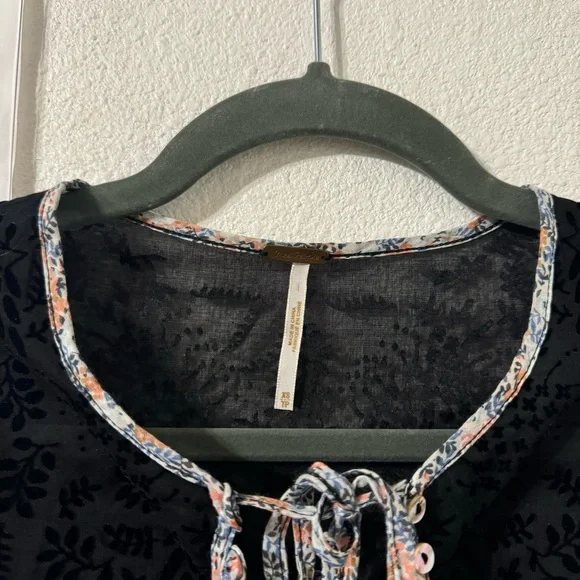 Free People Womens Crochet Top XS Black Contrasting Trim Babydoll Whimsigoth - Picture 2 of 5